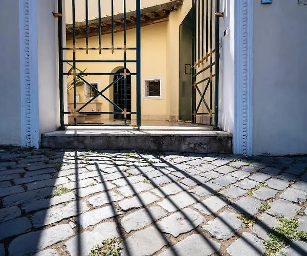 Отель Monastero Dei Santi Рим