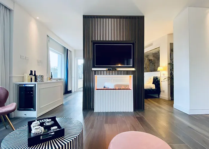 Отель Monastero Dei Santi